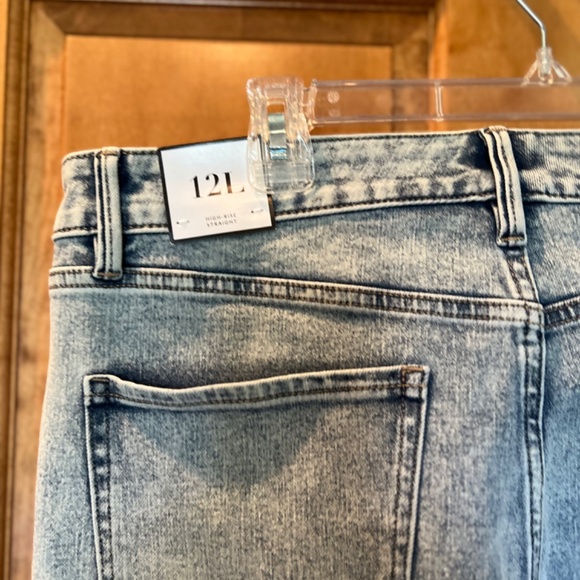 Jeans - Picture 3 of 4